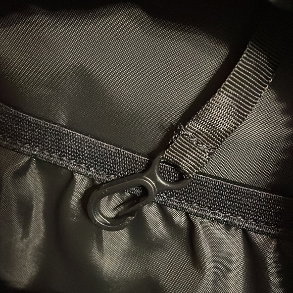 Reebok Molly Mini Backpack.NWT! Adjustable Straps. Compact Size for Gym Lockers - Picture 8 of 10